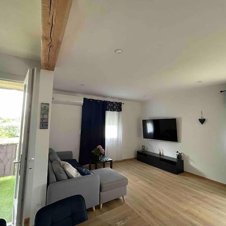 Charmante Maison Individuelle A リムー エクステリア 写真